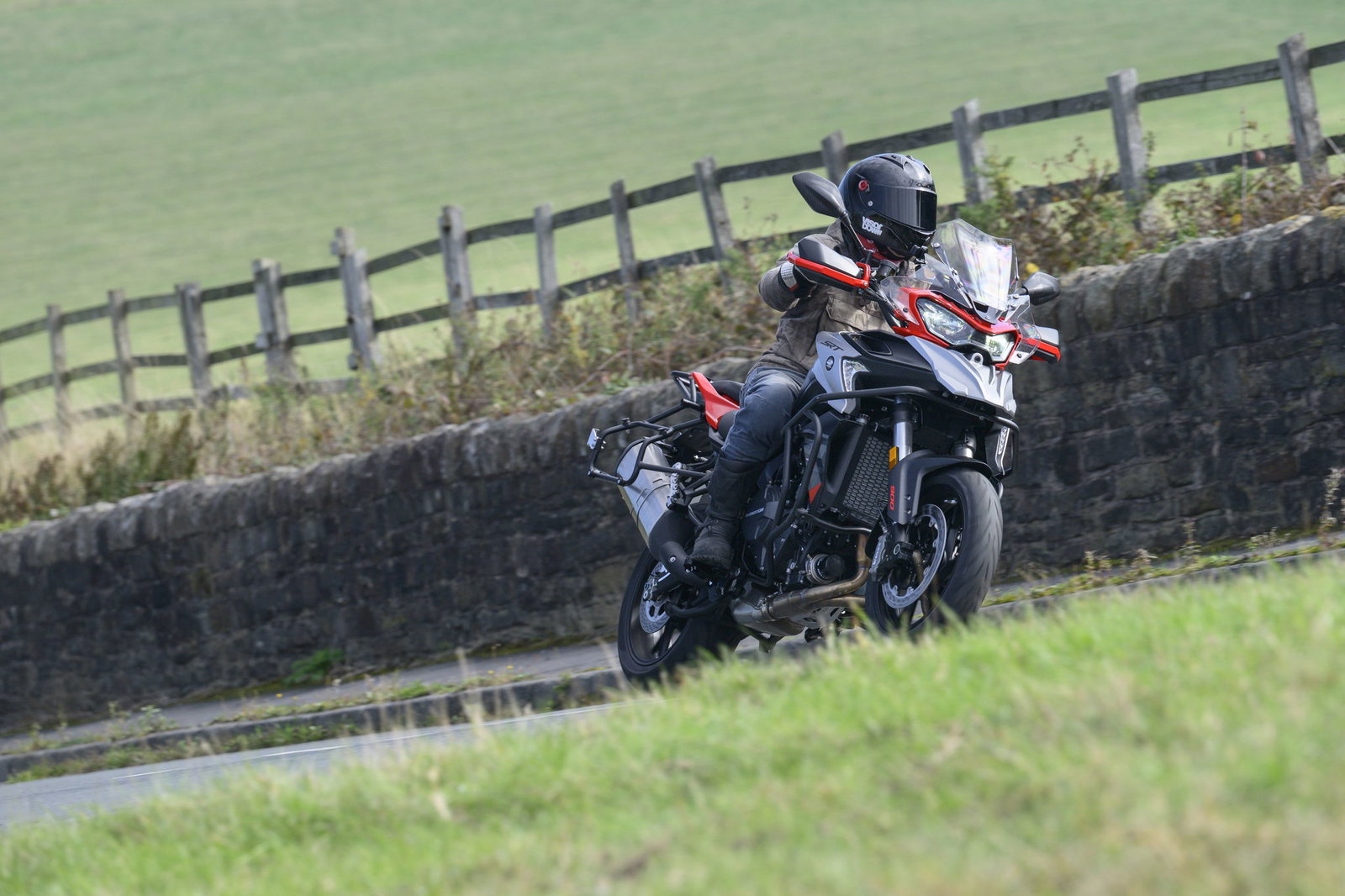 The QJ SRT 900 S - riding