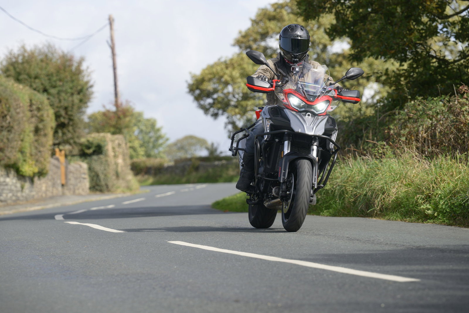 The QJ SRT 900 S - riding