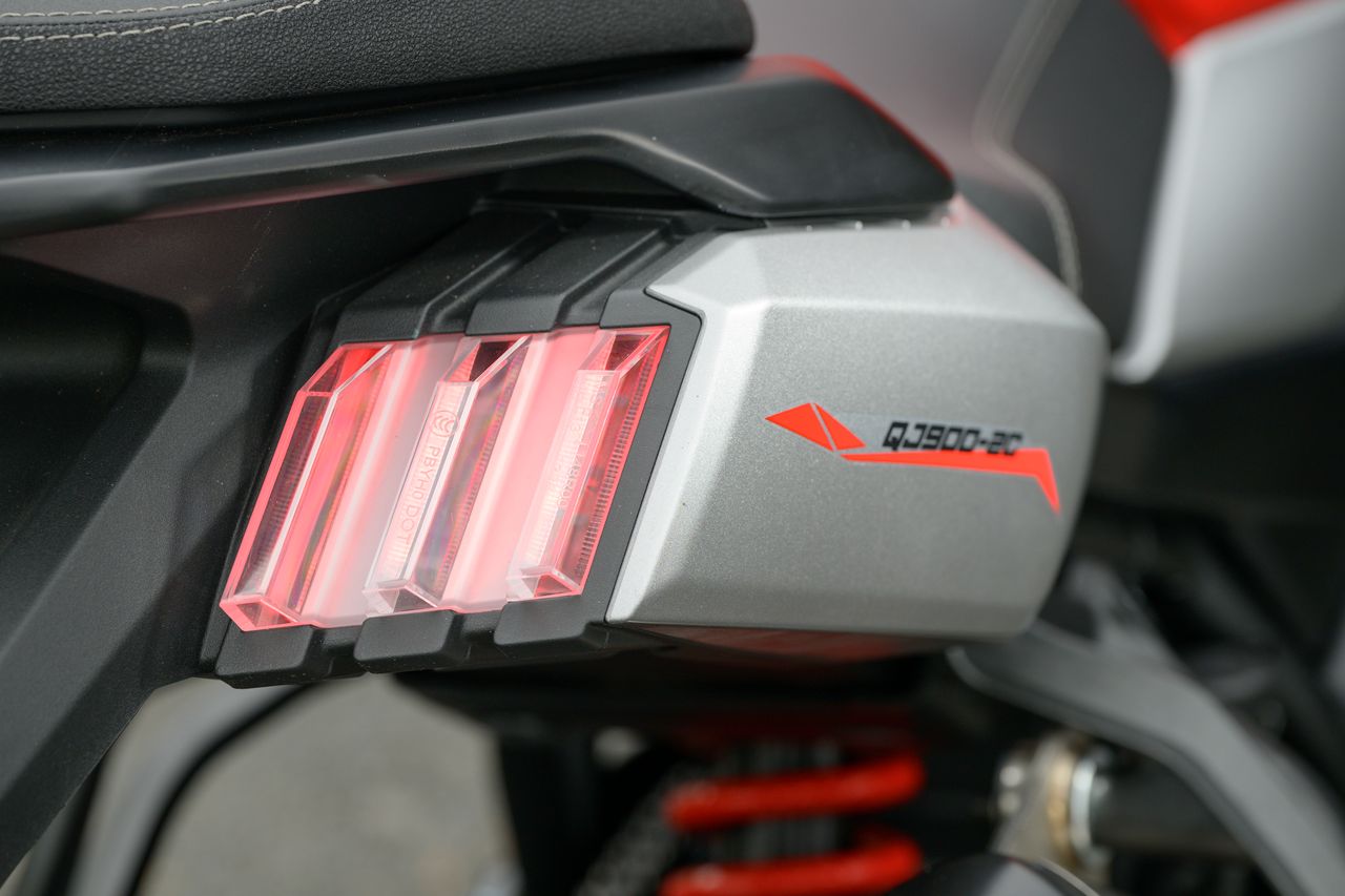 Full LED lighting from front to back