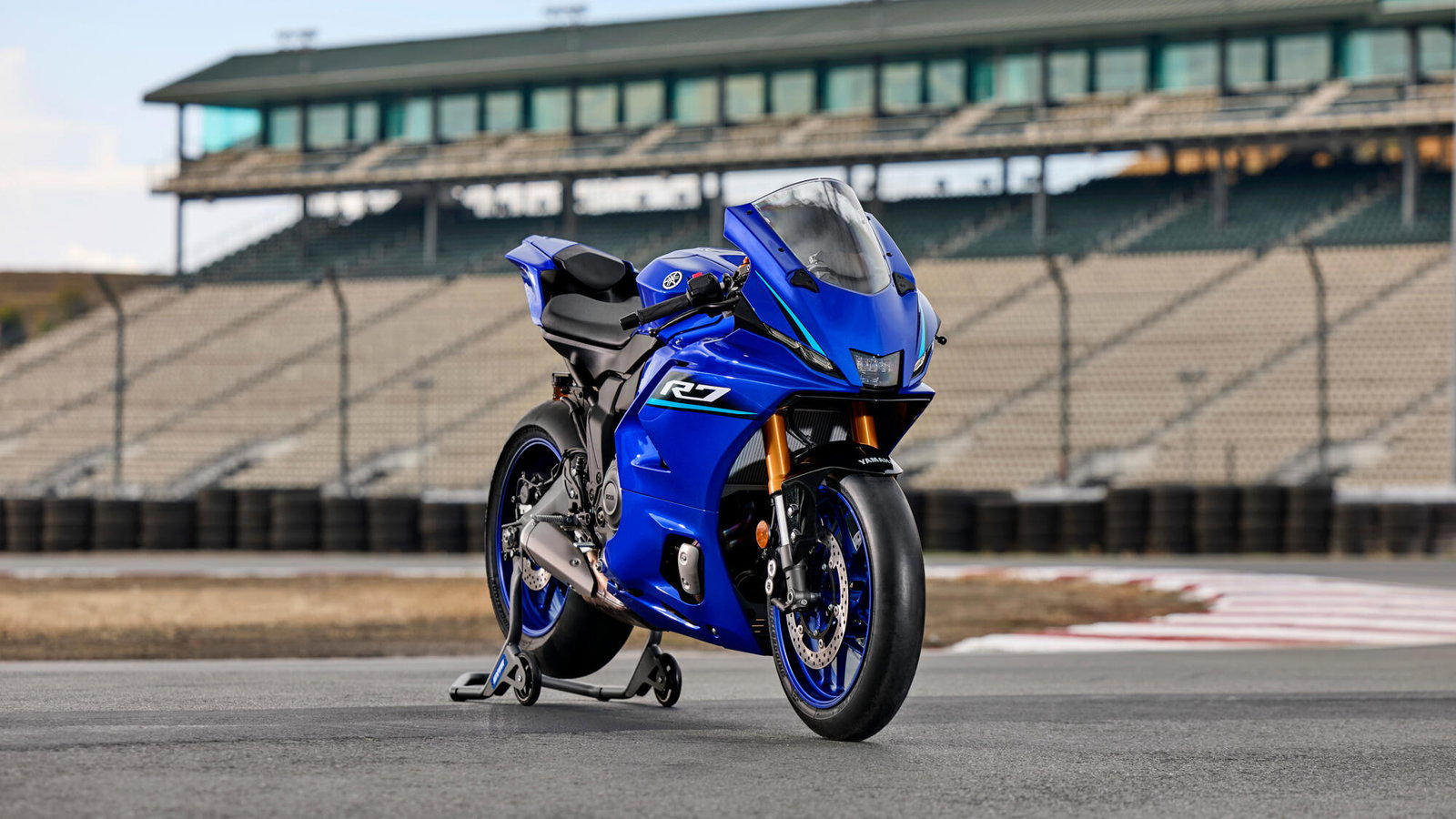 2026 Yamaha R7 on a track