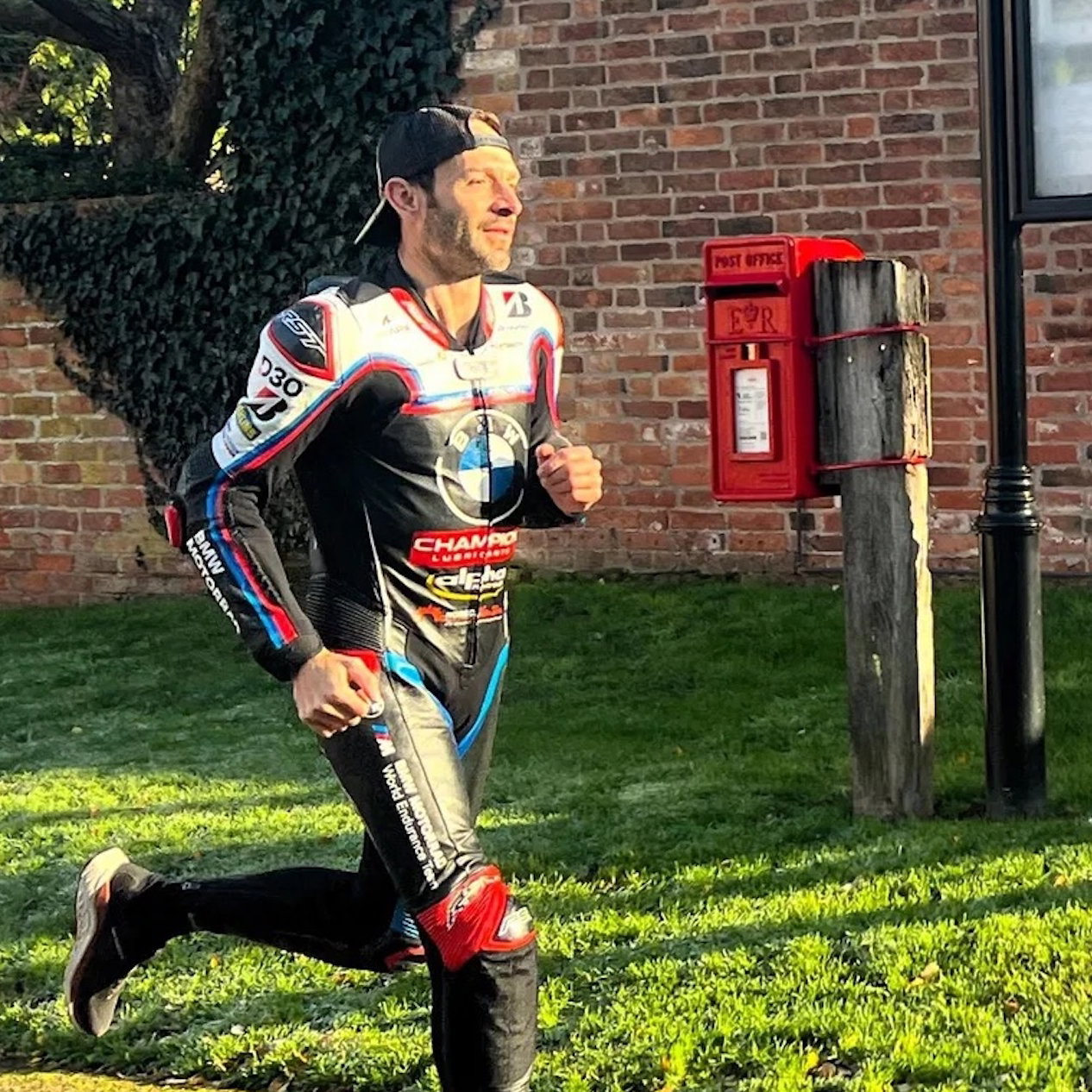 Sylvain Guintoli running for Luca in race leathers