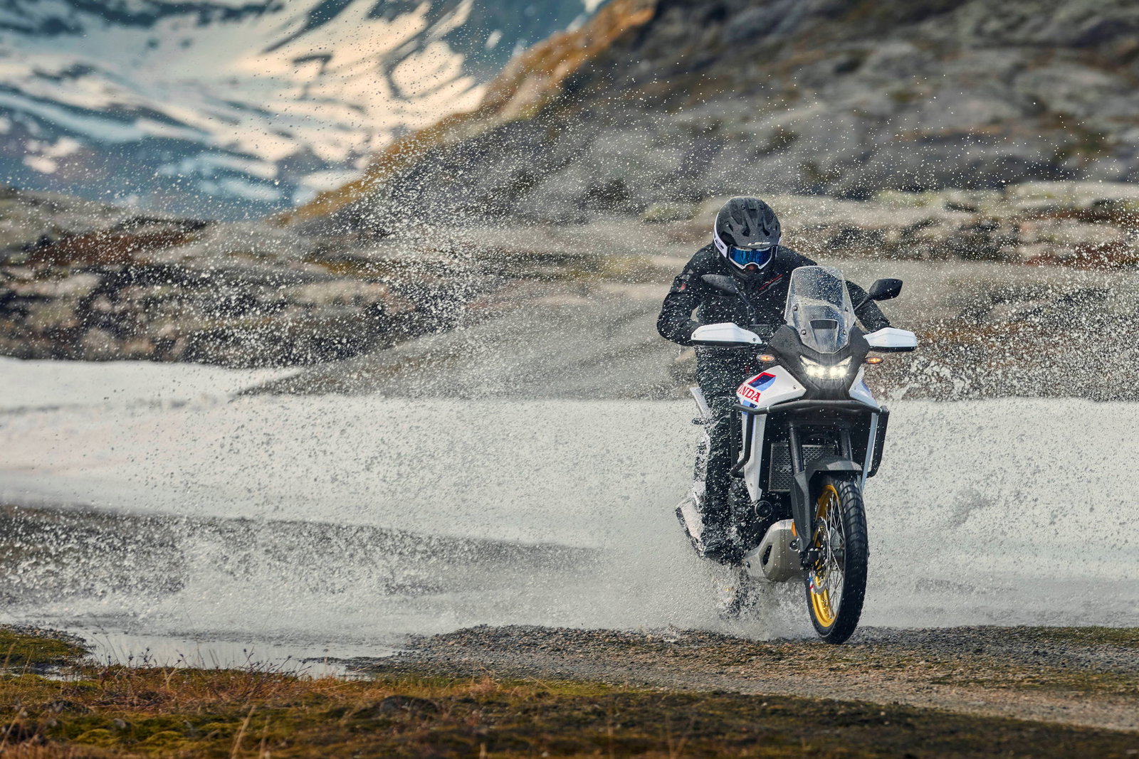 2026 Honda XL750 Transalp gets E-Clutch technology | Visordown