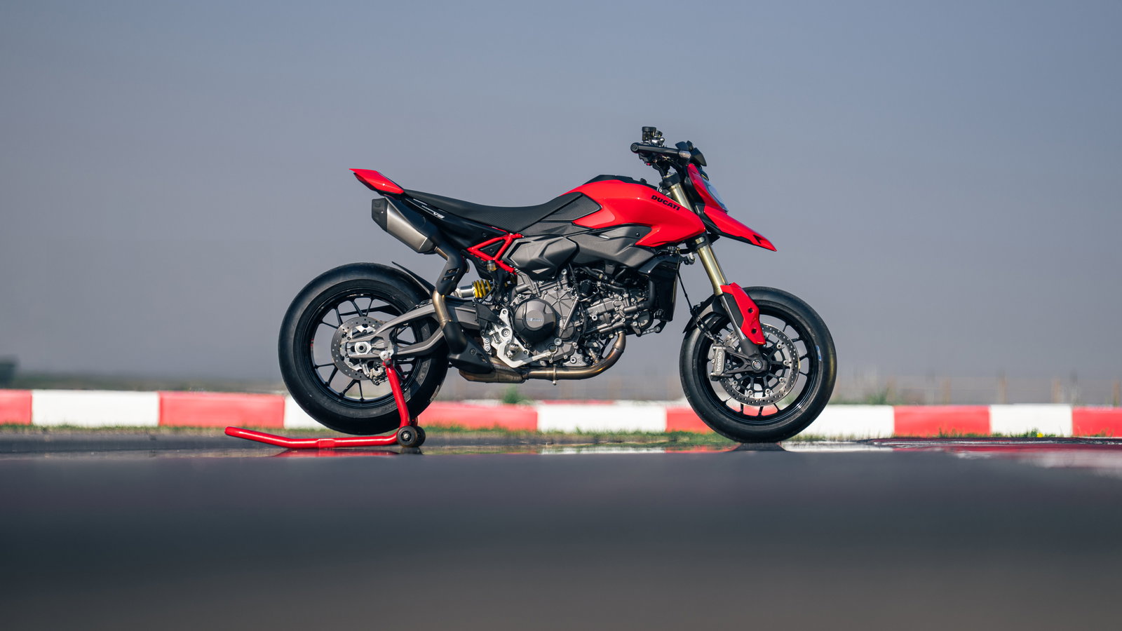 2026 Ducati Hyper Motard V2