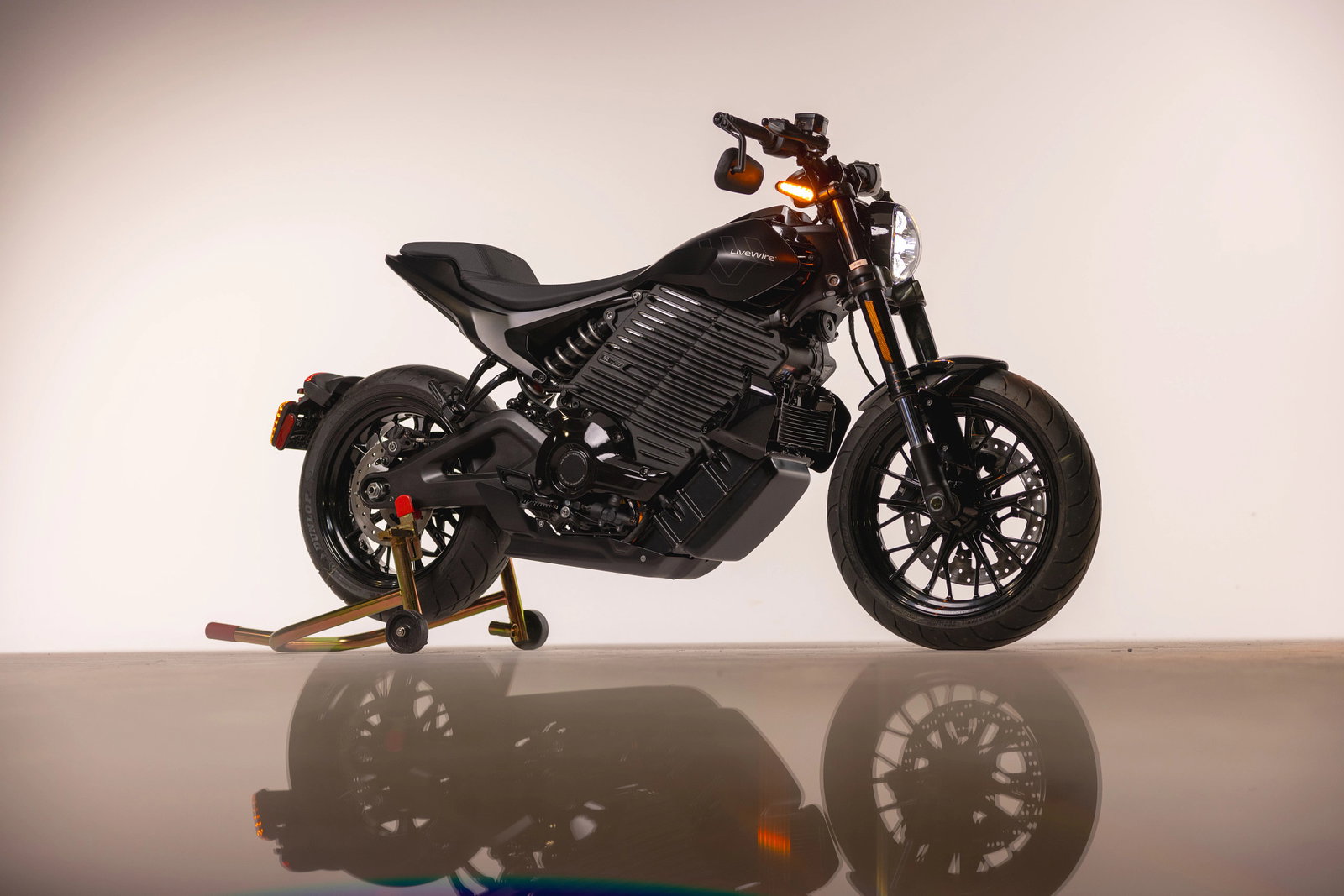 LiveWire S2 Alpinista in studio. Photo credit - LiveWire