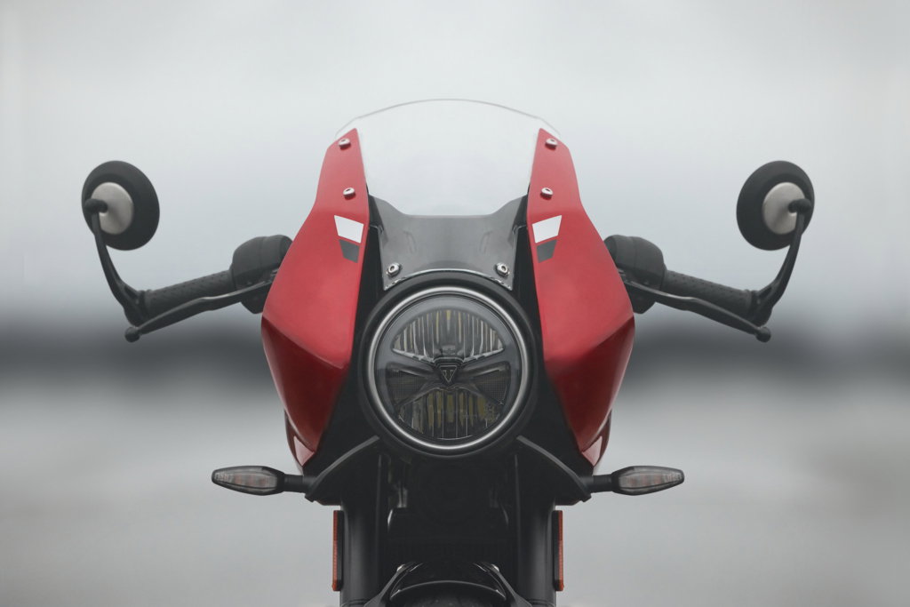 The Triumph Thruxton 400