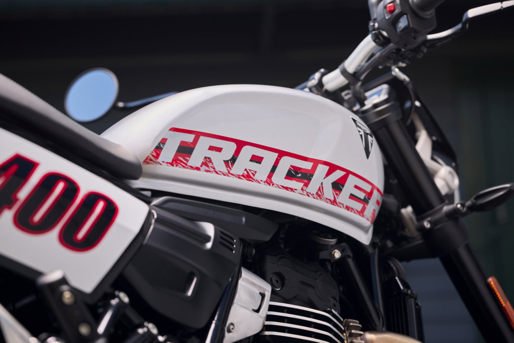 The Triumph Tracer 400 - detail