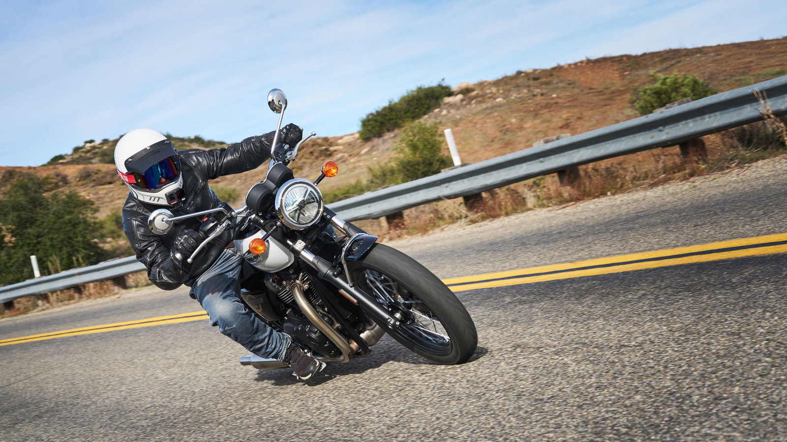 2026 Triumph Bonneville T100 - riding