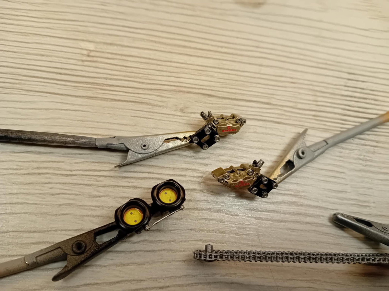 Even the Brembo brake calipers look like they should work!