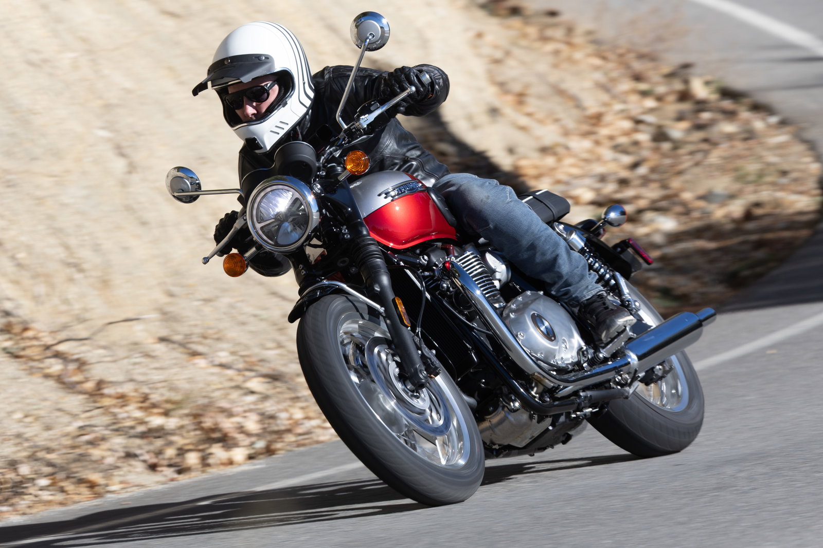 2026 Triumph Bonneville T120 - riding
