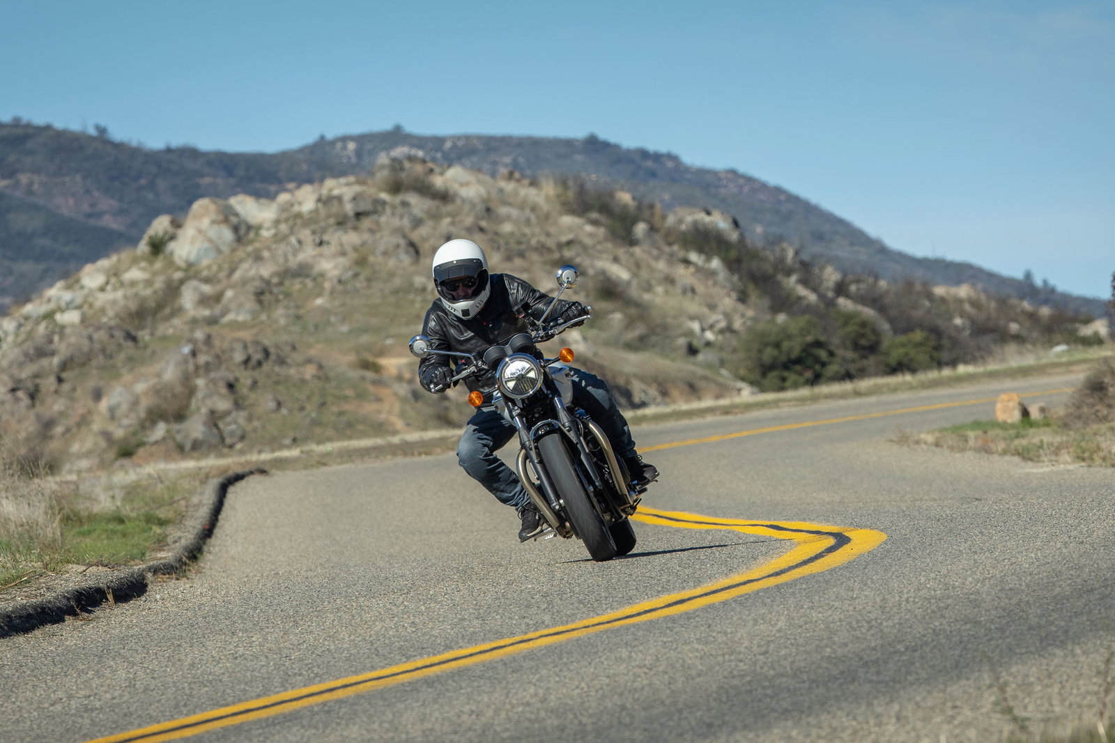 The Triumph Bonneville T100 (2026) - riding