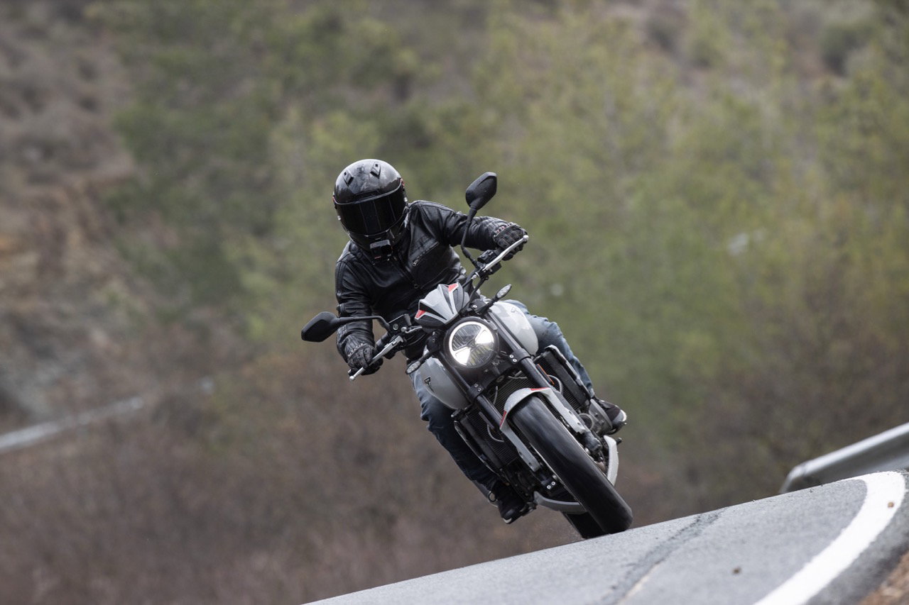 The 2026 Triumph Trident 800 - riding