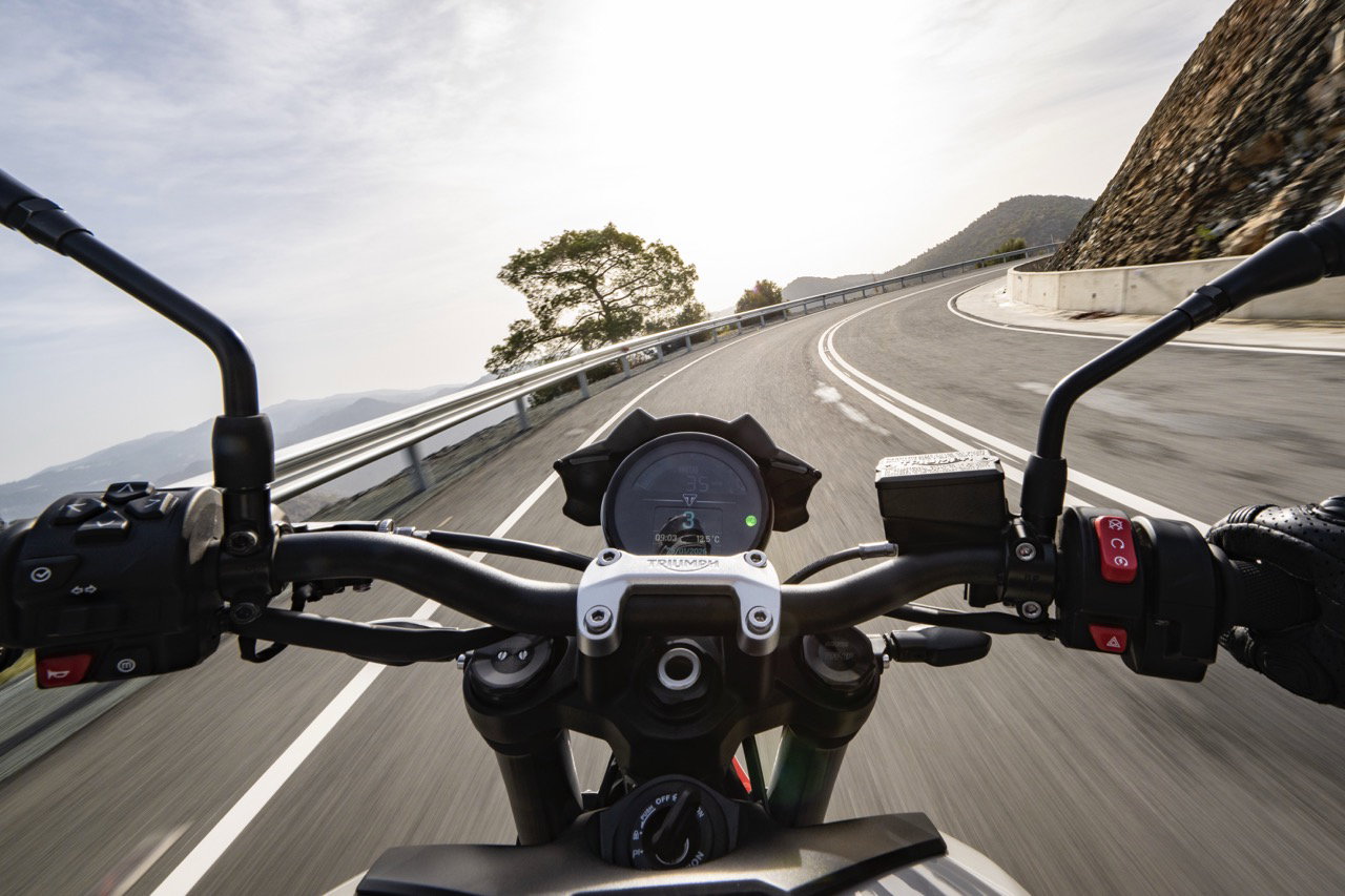 The 2026 Triumph Trident 800 - riding