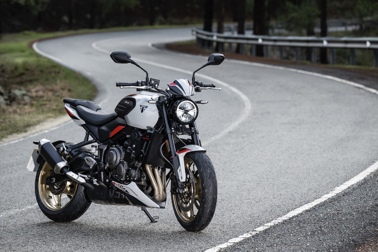 The 2026 Triumph Trident 800 - static