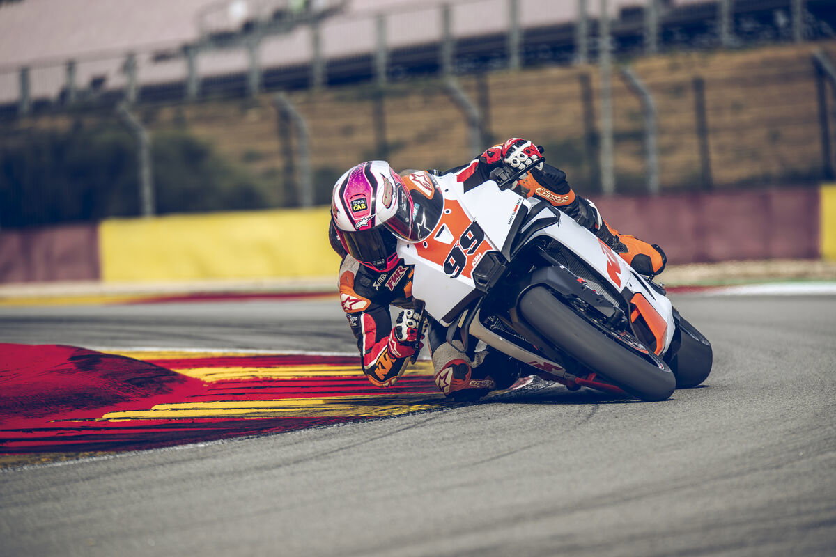 New KTM 990 RC R Track riding on a circuit