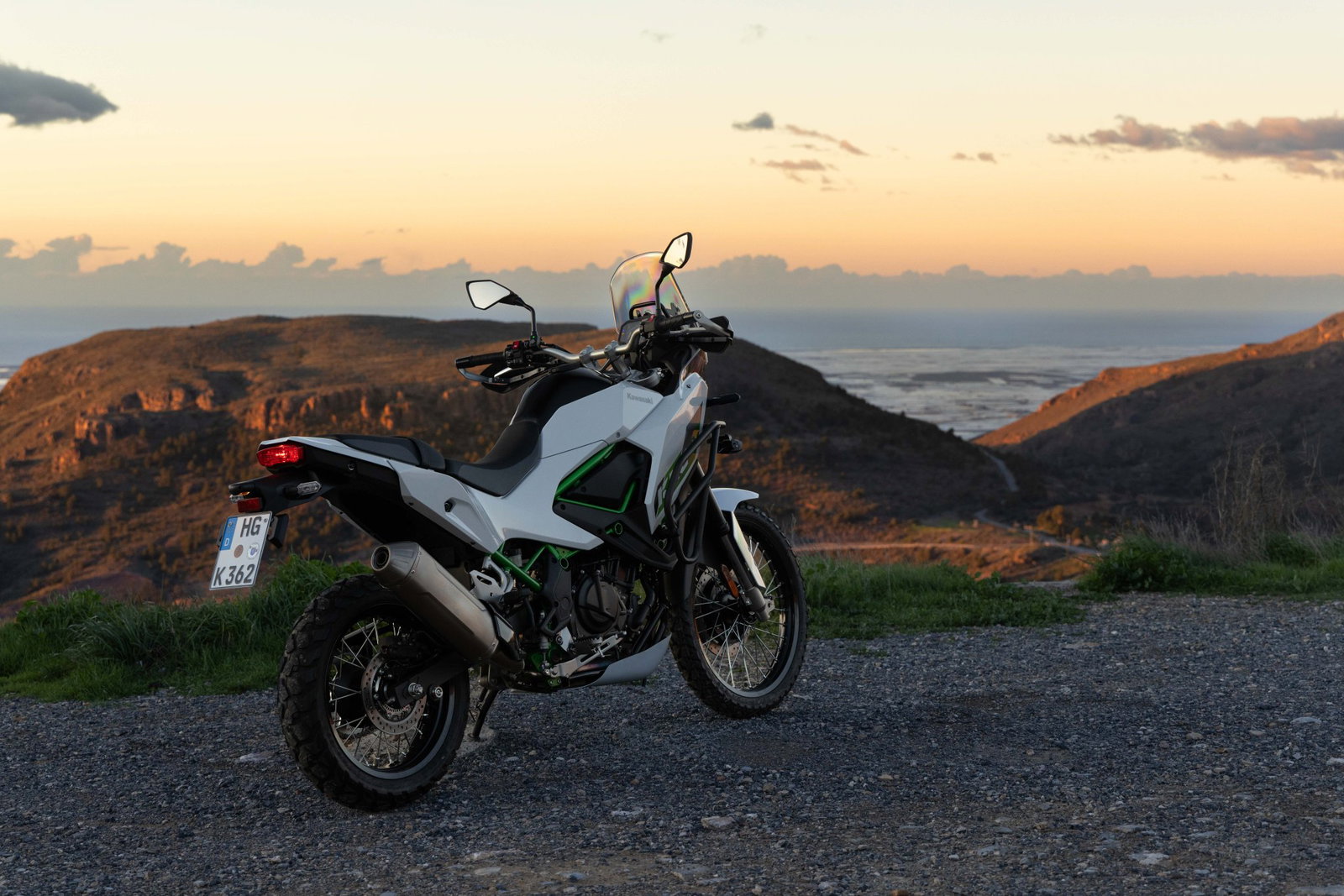 The 2026 Kawasaki KLE500 - static