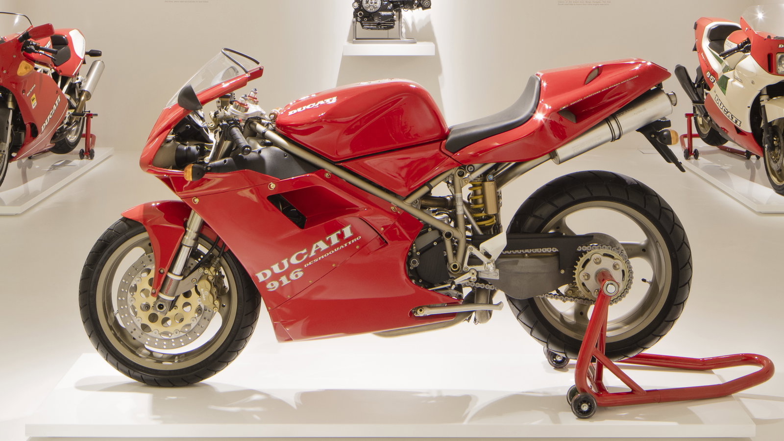 The Ducati 916