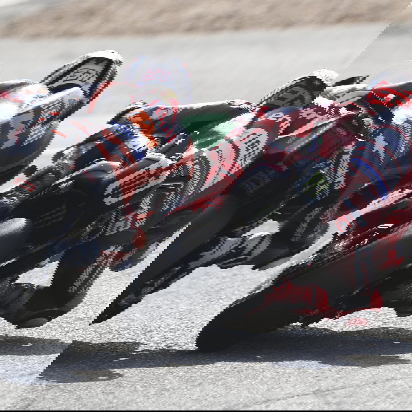 Marc Marquez passes Pedro Acosta, 2026 MotoGP Thai Grand Prix, Sprint. Credit: Gold and Goose.