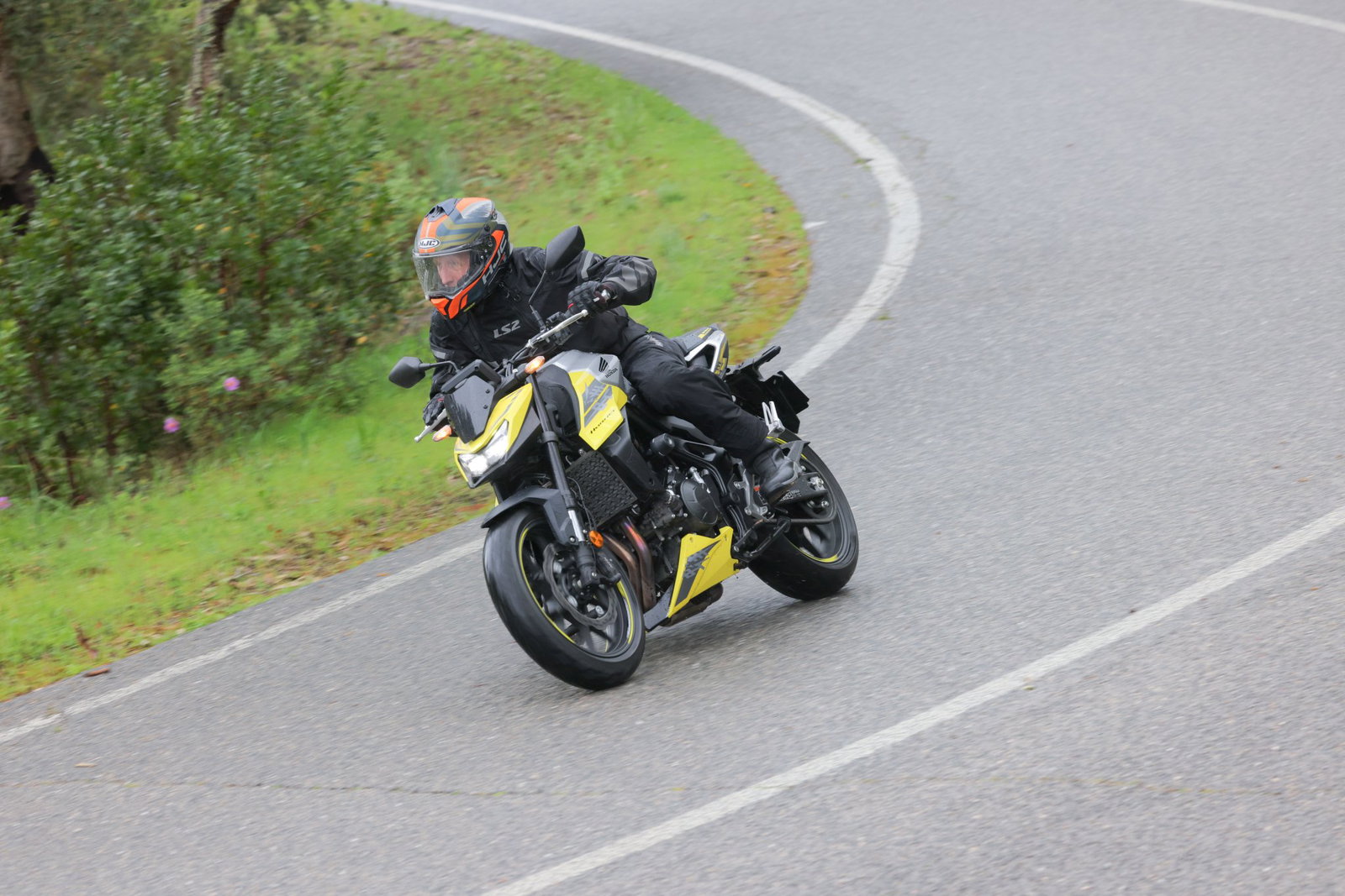 2026 Honda CB750 Hornet E-Clutch