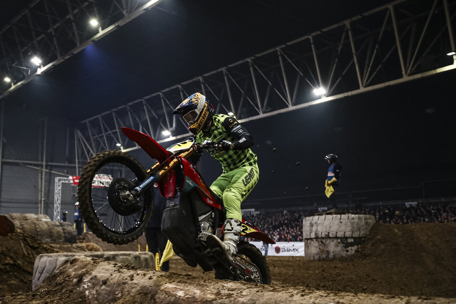 Stark surges to 2026 SuperEnduro manufacturers’ title