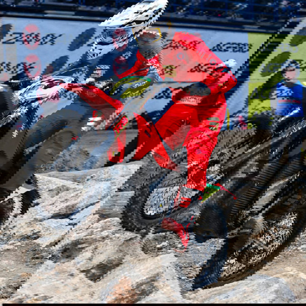 Stark surges to 2026 SuperEnduro manufacturers’ title