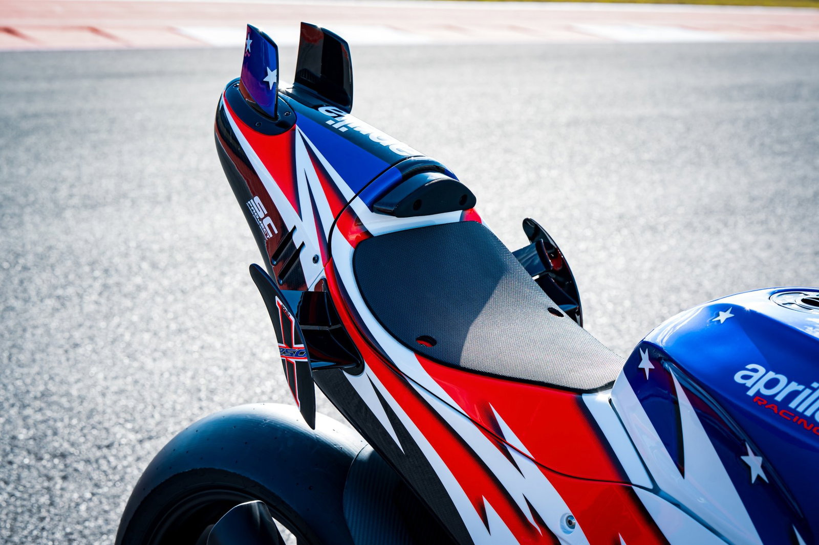 Aprilia X 250TH - aero