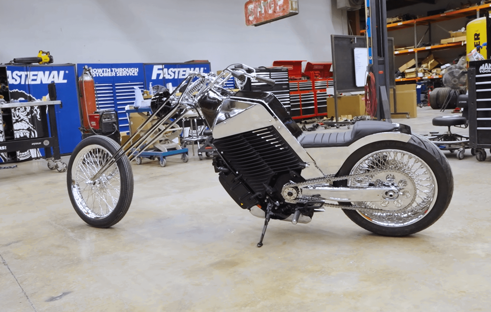 Gas Monkey Garage custom LiveWire Alpinista chopper. Credit: YouTube/Gas Monkey Garage.