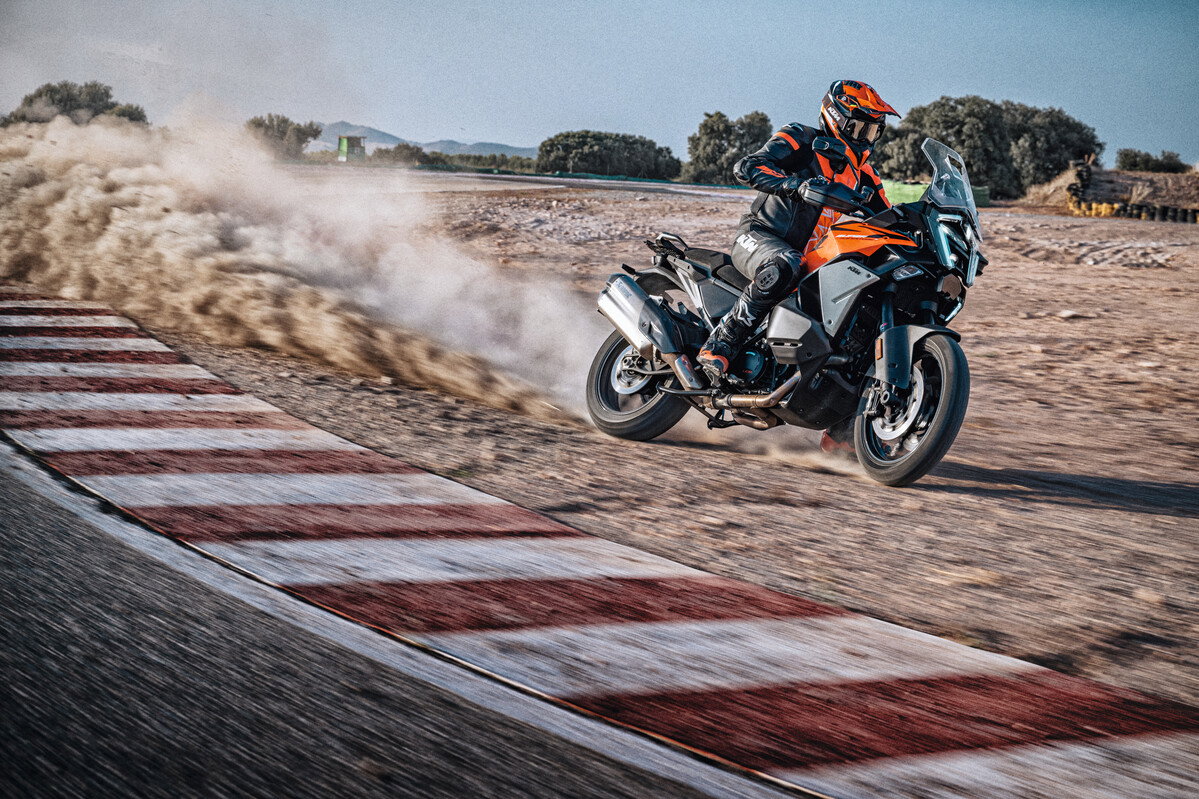 KTM 1390 Super Adventure S Evo riding off-road