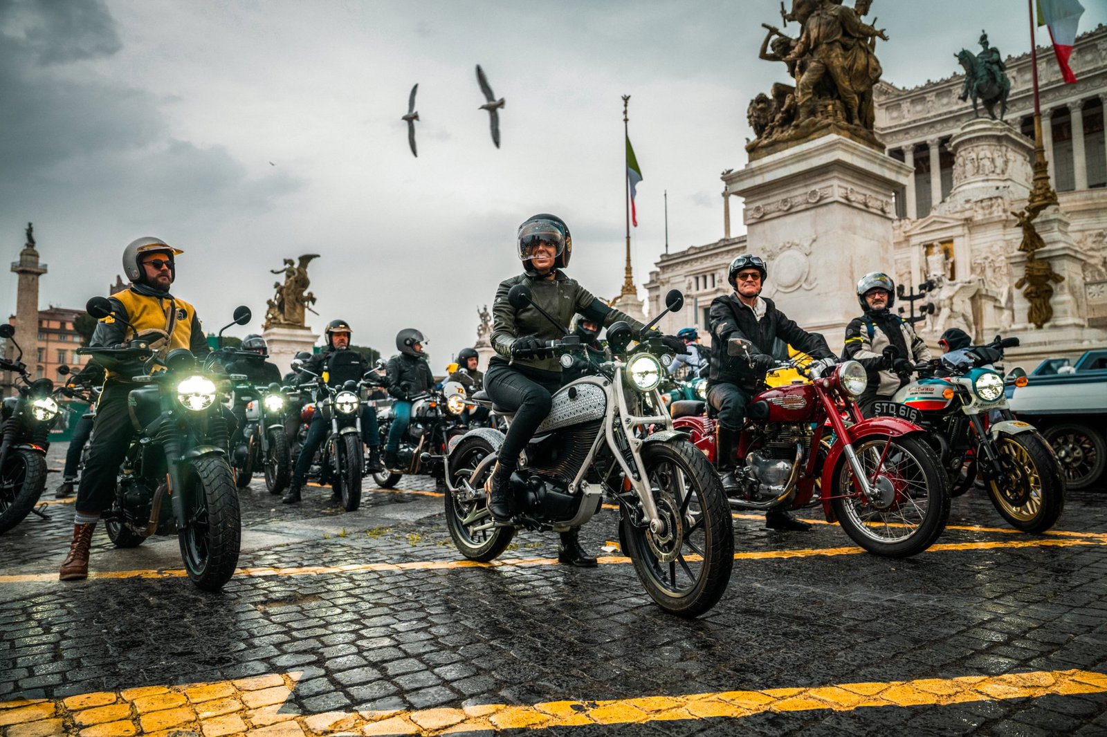 Royal Enfield Flying Flea C6 at the start line