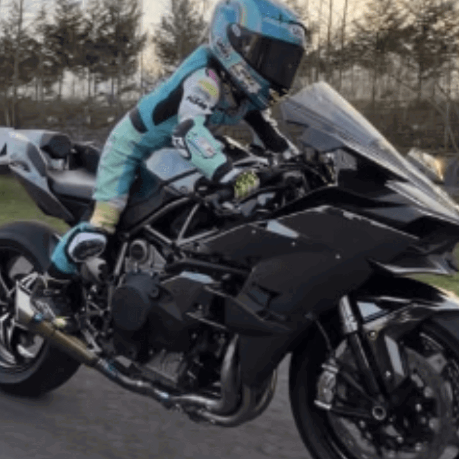 Zayn Sofuoglu riding a Kawasaki H2R