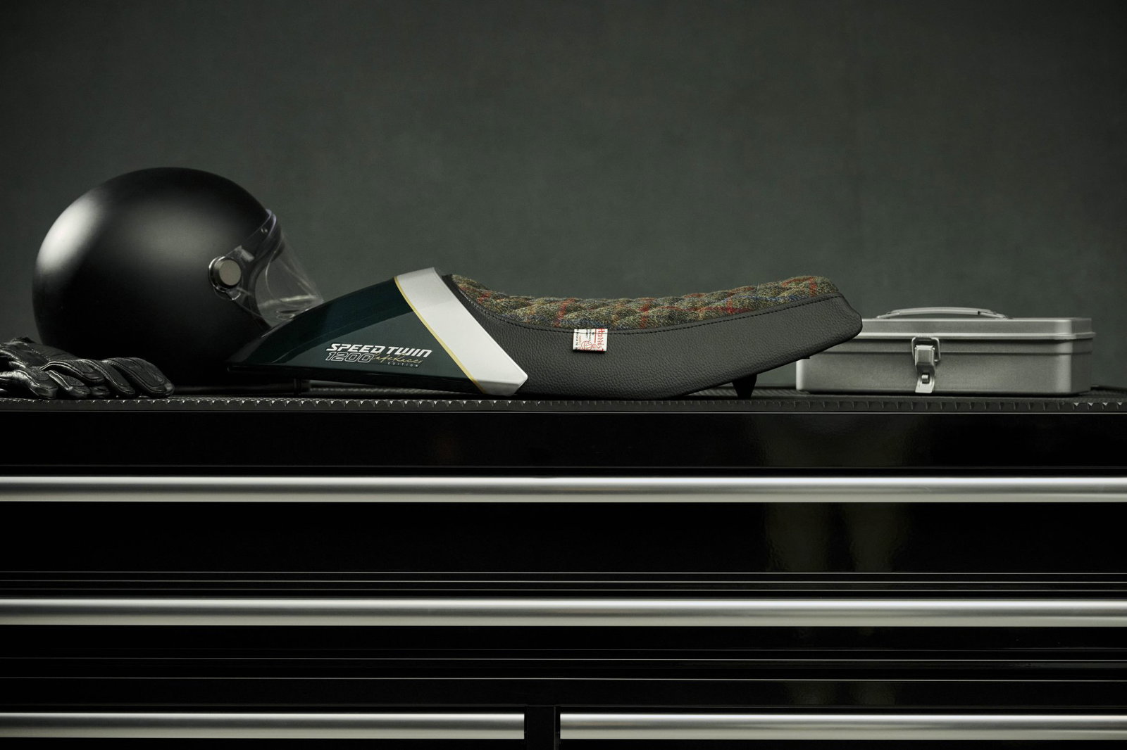 The Speed Twin 1200 Cafe Racer DGR seat