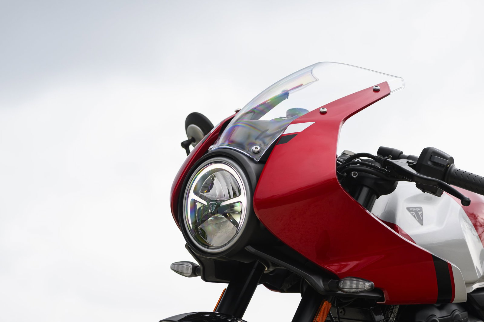 The 2026 Triumph Thruxton 400