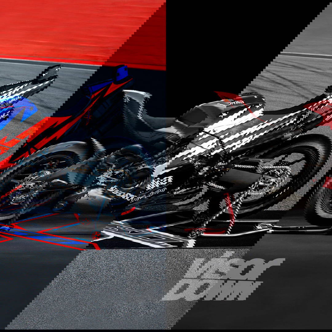 Ducati Superleggera vs Aprilia X 250TH