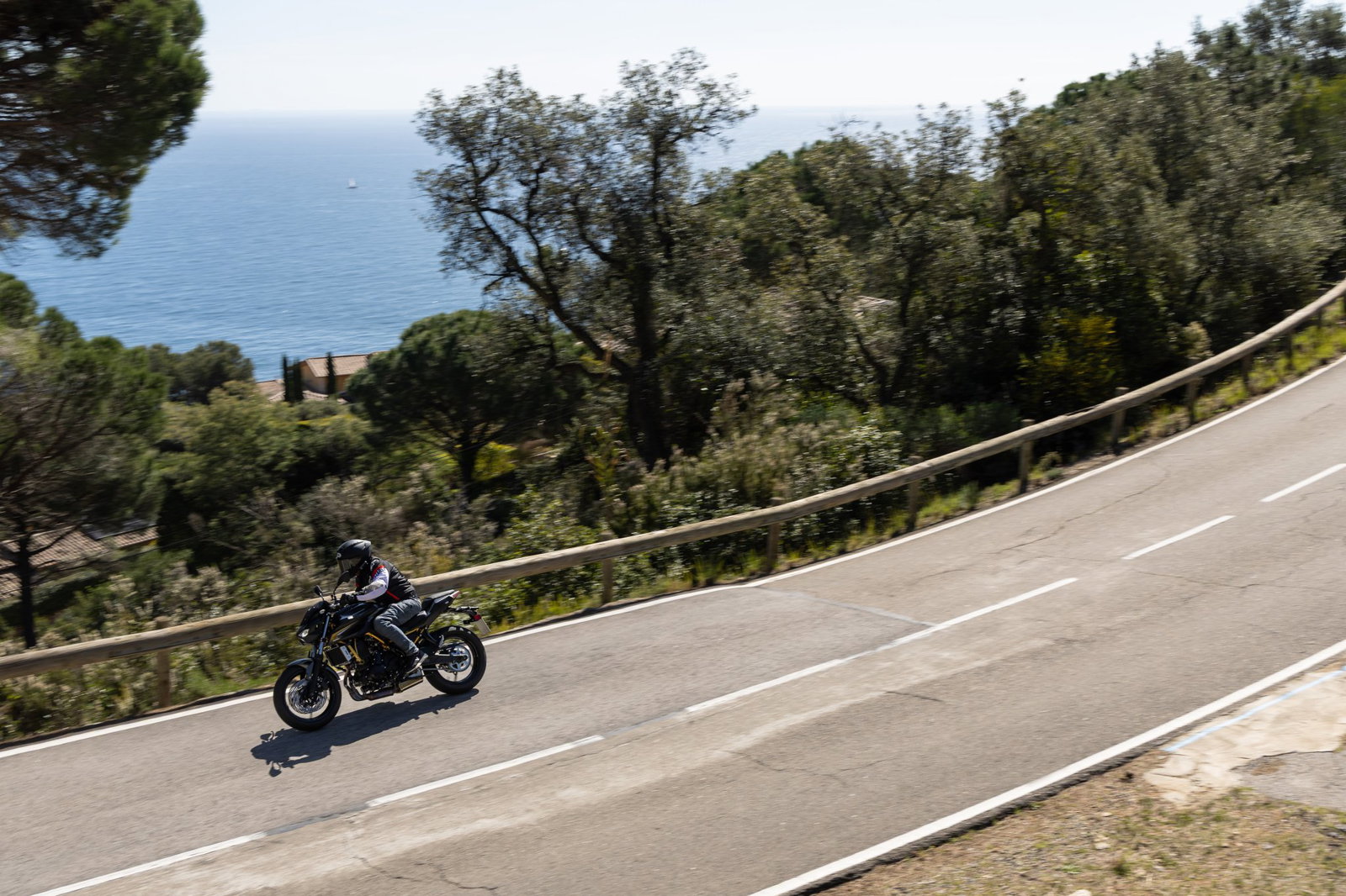 2026 Kawasaki Z650 S - riding