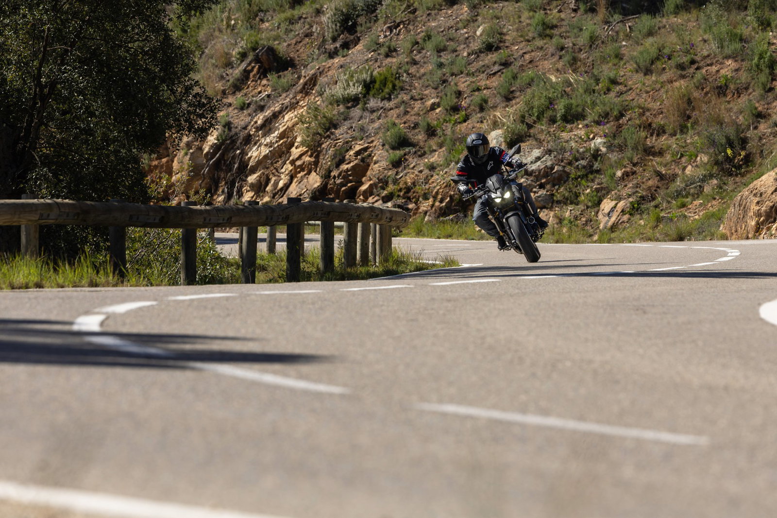 2026 Kawasaki Z650 S - riding