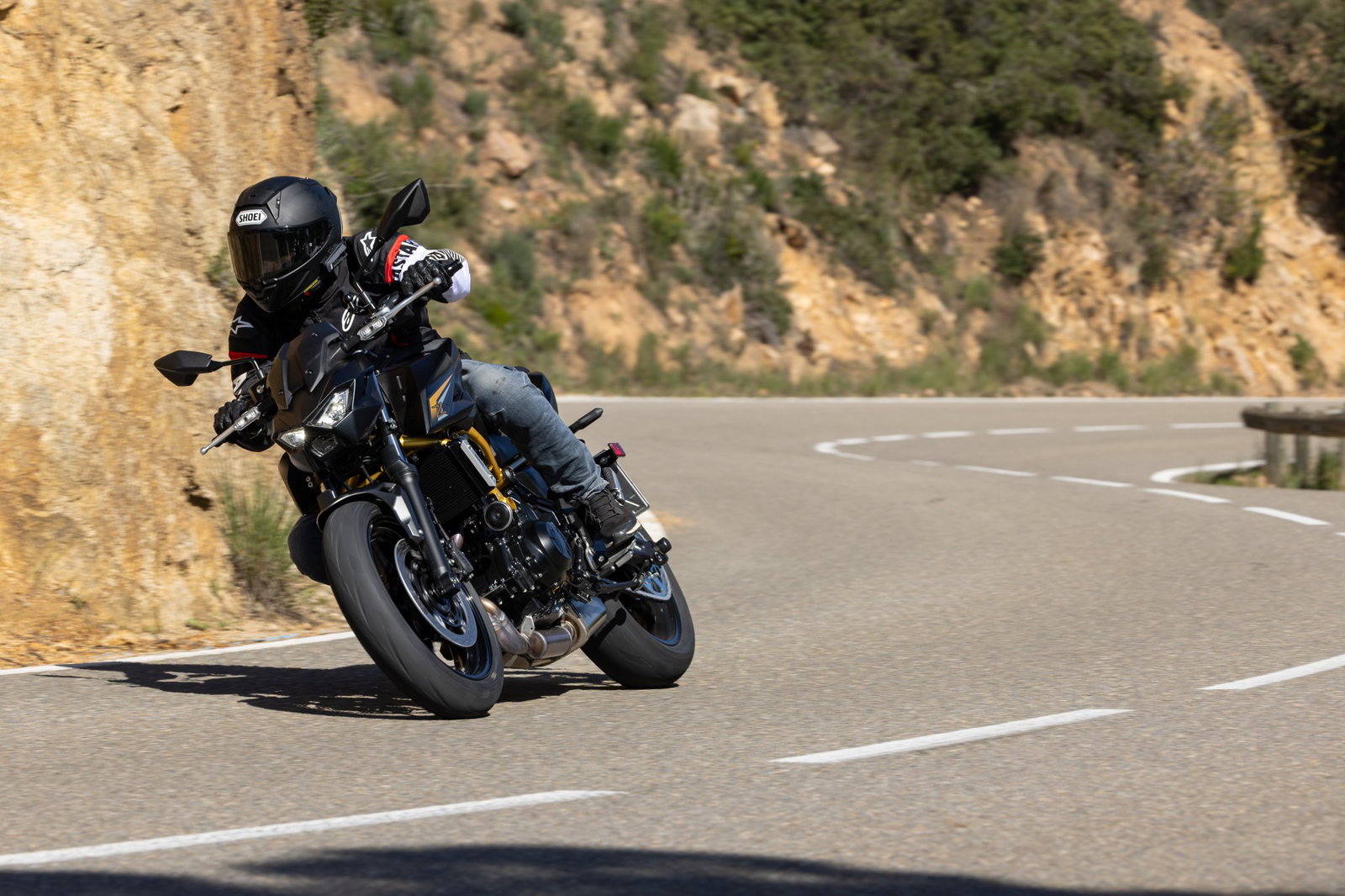 2026 Kawasaki Z650 S - riding
