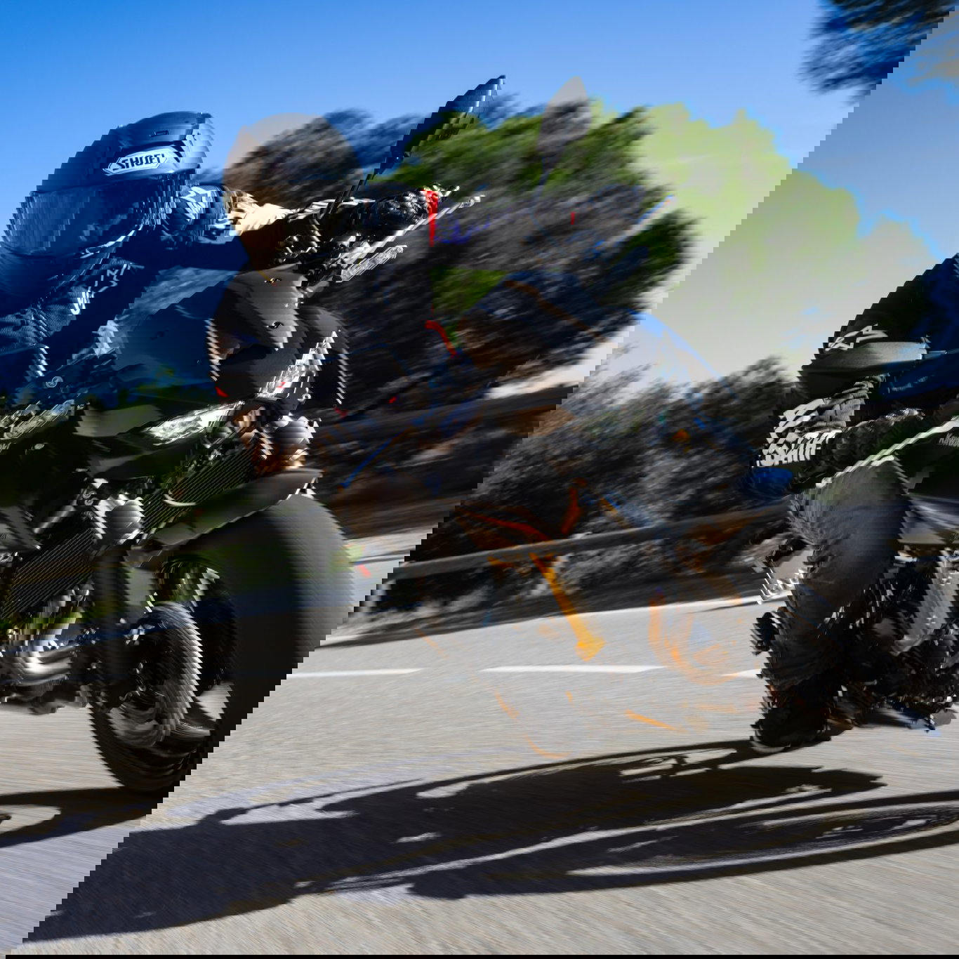 2026 Kawasaki Z650 S - riding