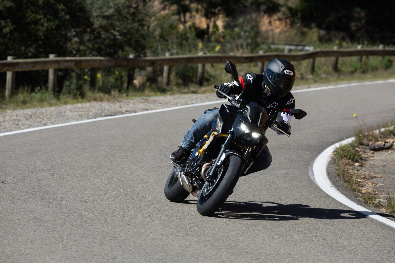 2026 Kawasaki Z650 S - riding