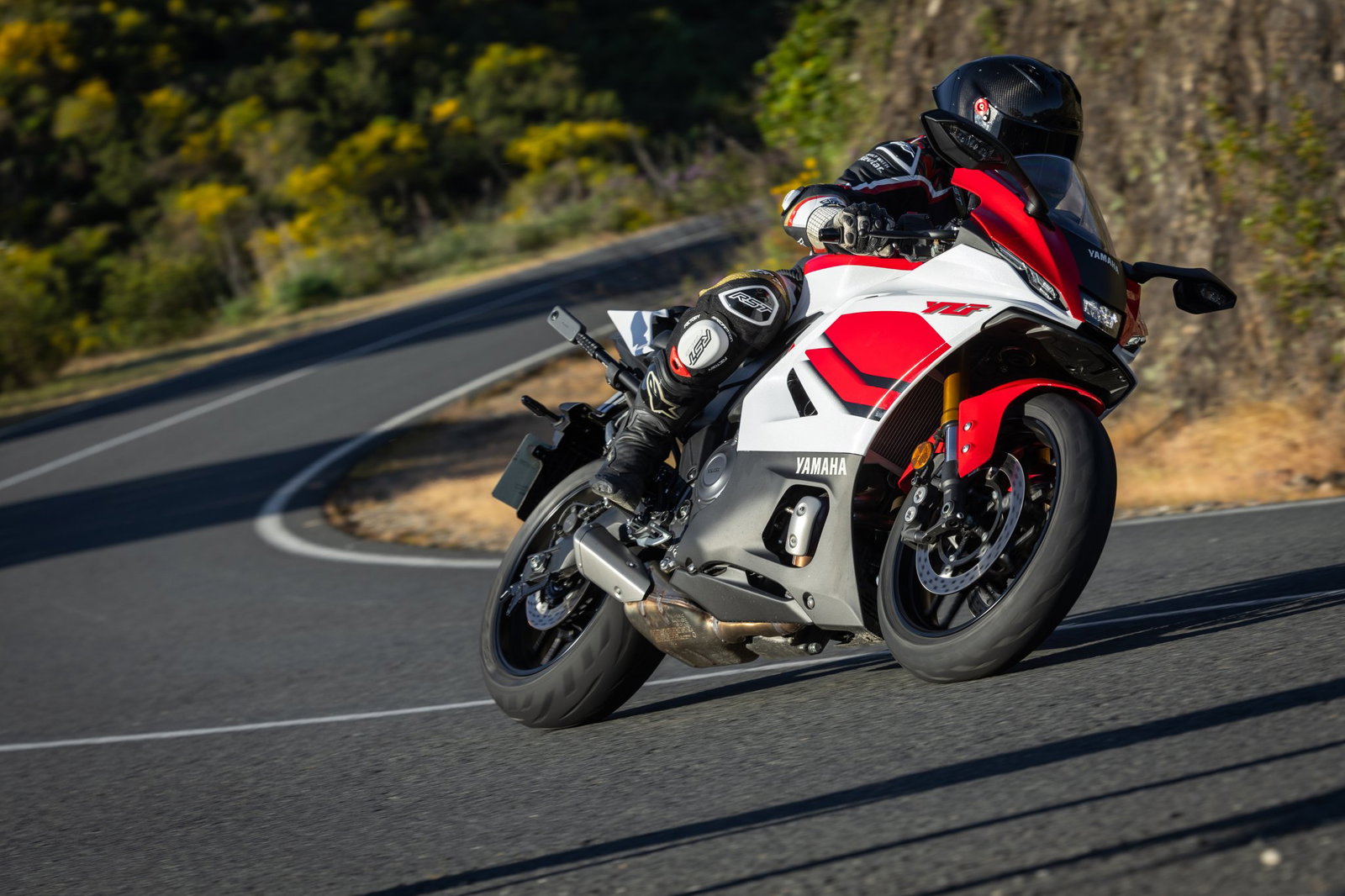 The 2026 Yamaha R7 - riding