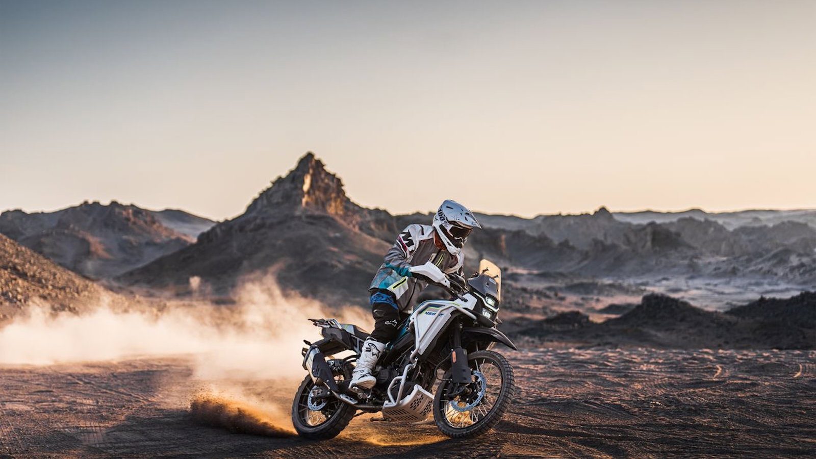 The CFMoto 450MT - riding