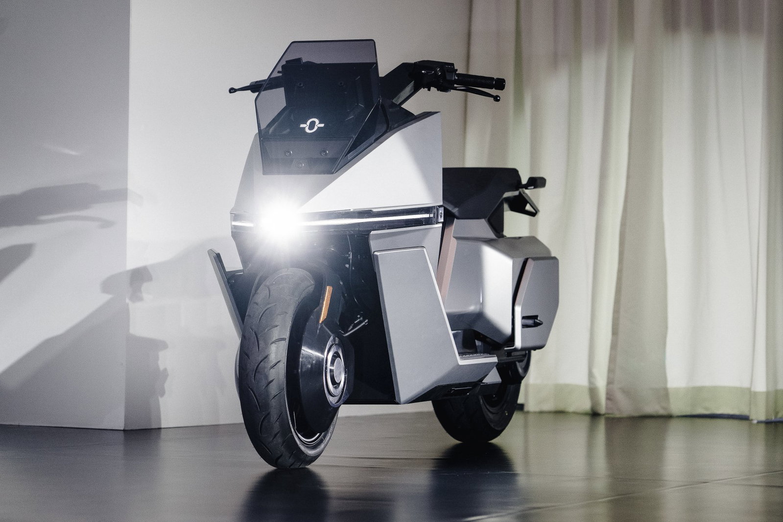 The Omoway OMO-X self-balancing scooter