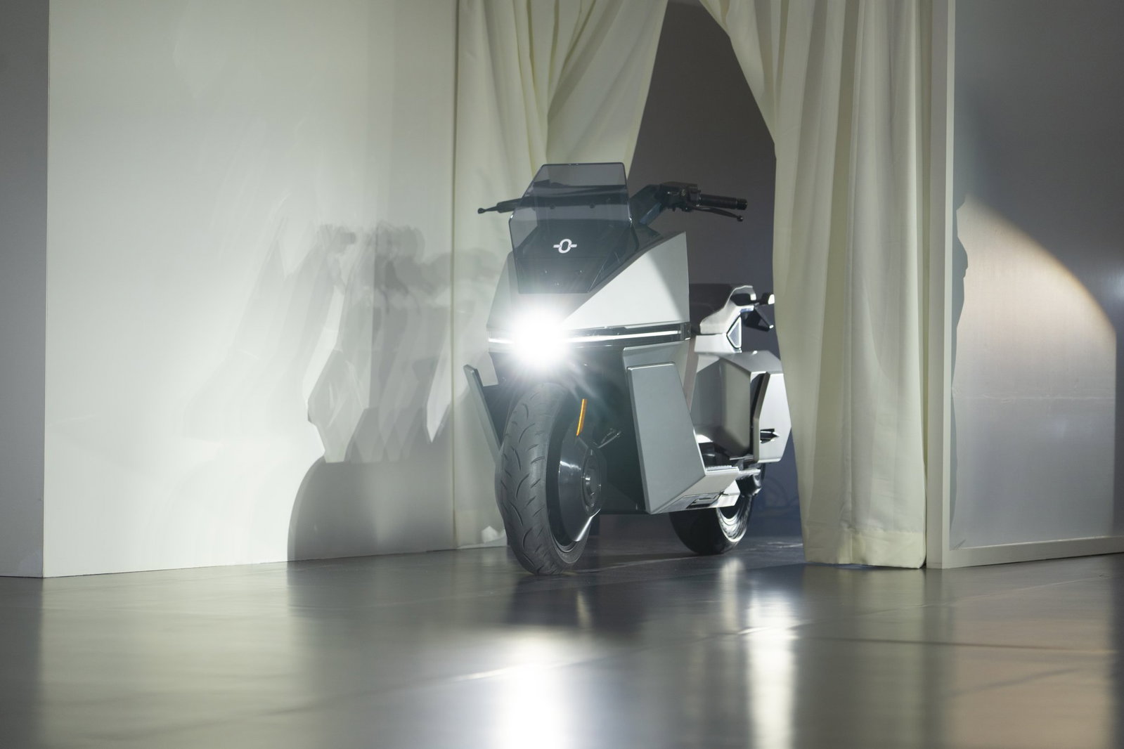The Omoway OMO-X self-balancing scooter