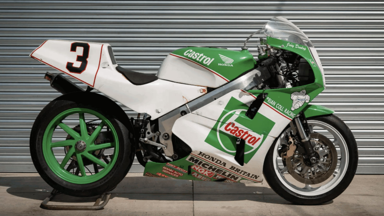 Ex-Joey Dunlop and Steve Hislop Honda. Credit - Iconic Auctioneers.