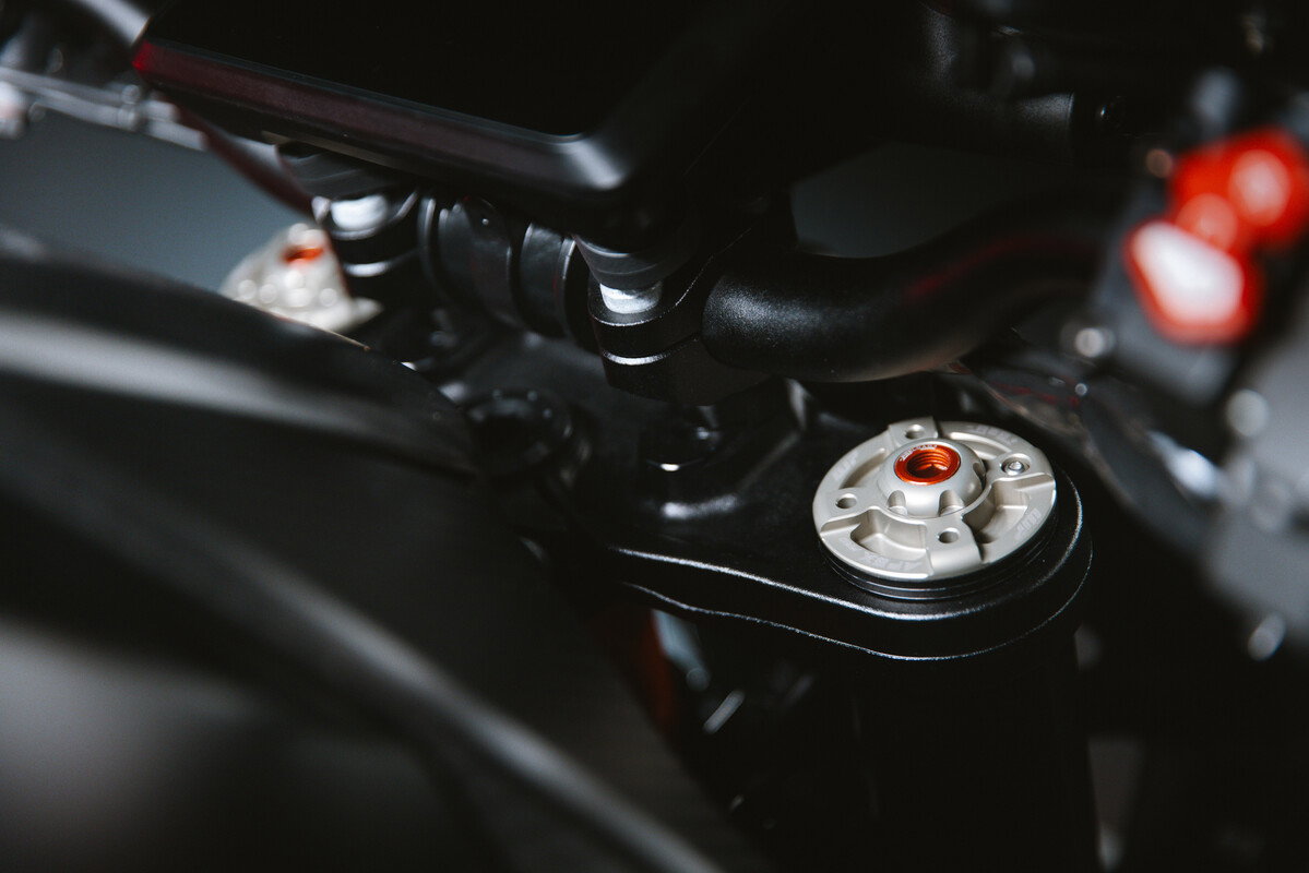 The top of WP's Apex Pro fork.