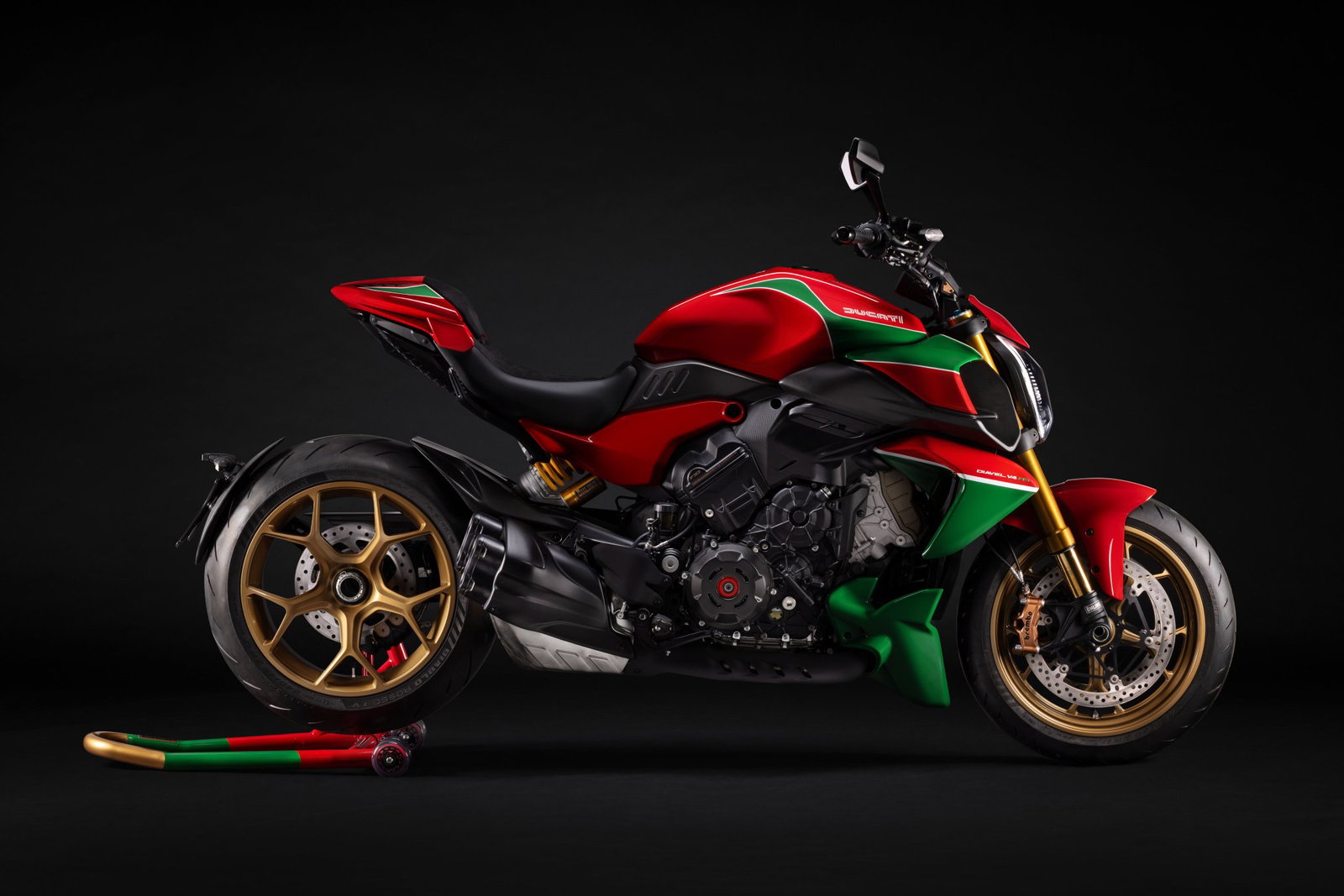 The Ducati Diavel V4 RS 100