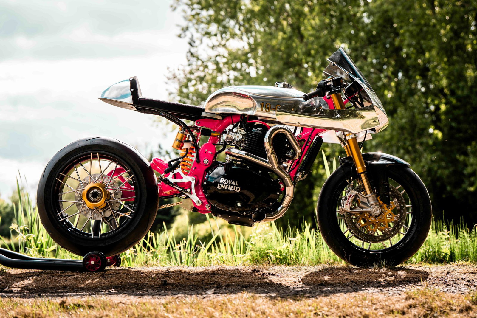 Royal Enfield custom built Shotgun 650.