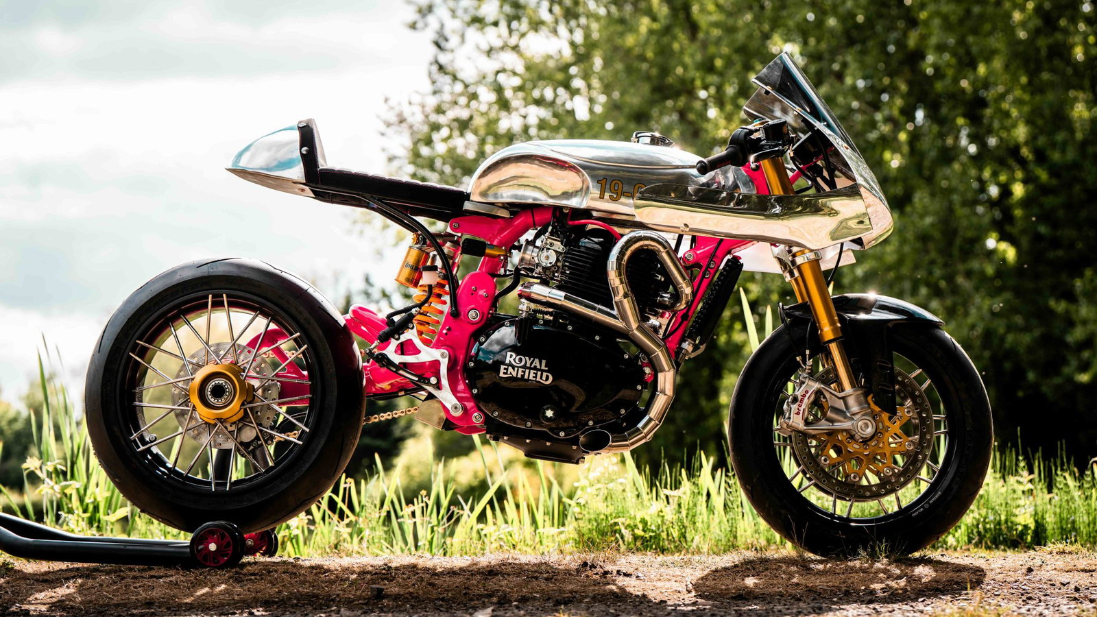Royal Enfield custom built Shotgun 650.