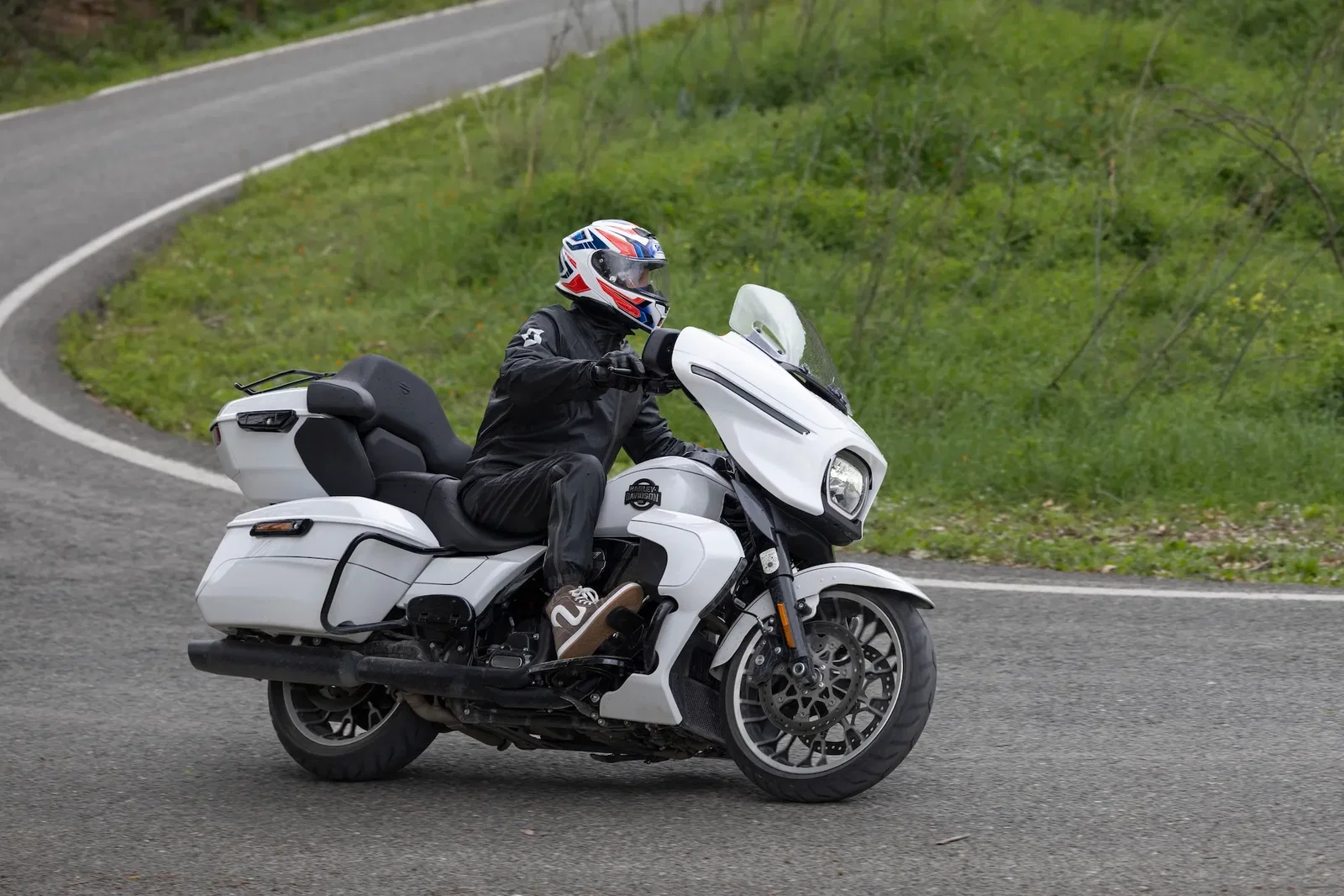 Shoei Neotec 3
