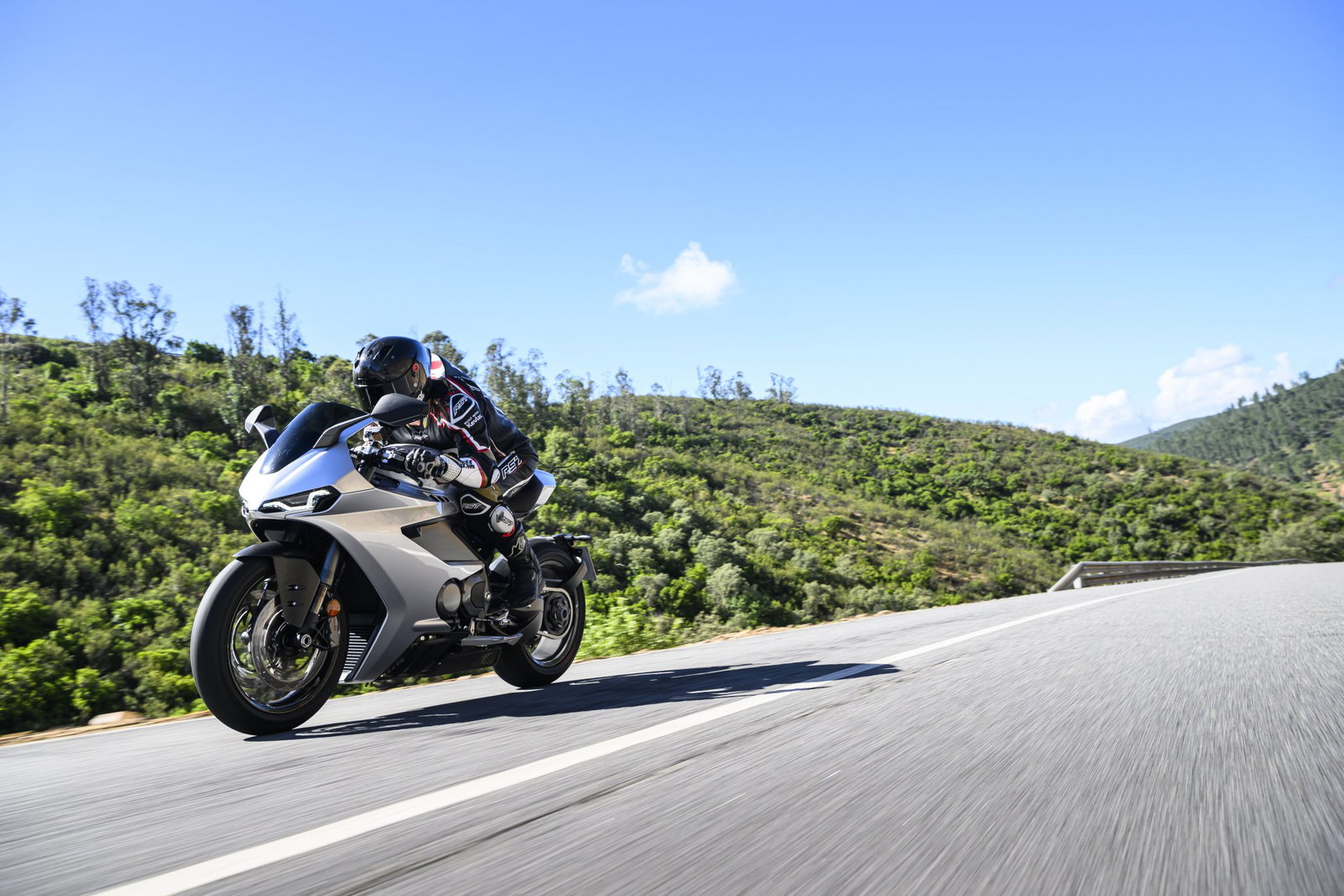 The Norton Manx R - riding