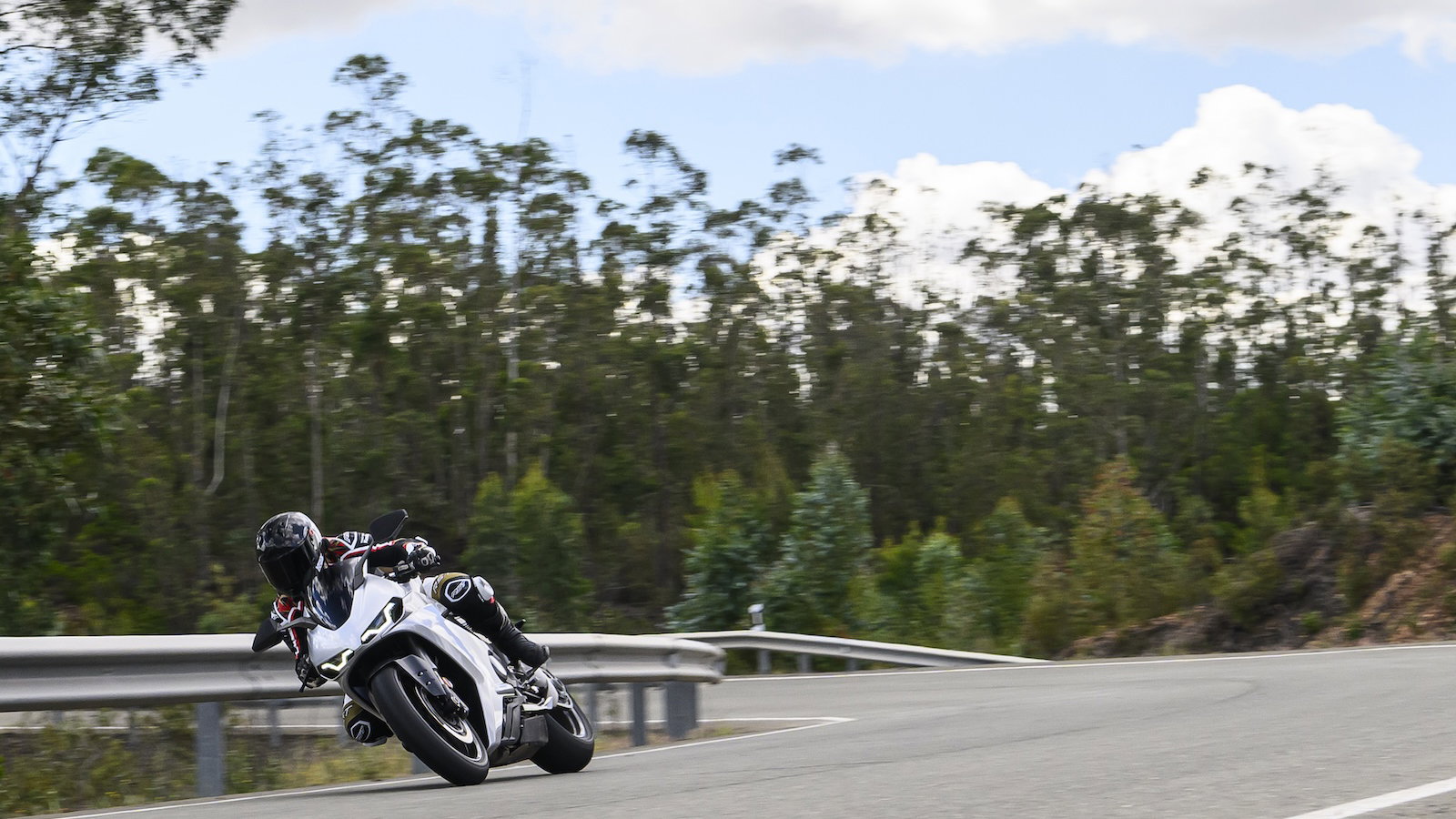 The Norton Manx R - riding