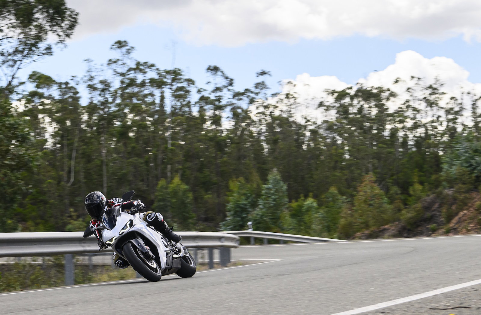 The Norton Manx R - riding